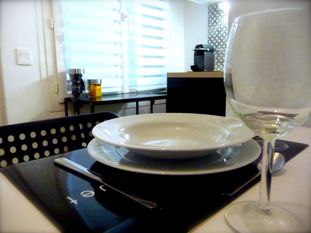 Ferienwohnung Duplex De Charme Au Coeur De Montmartre Paris Zimmer foto