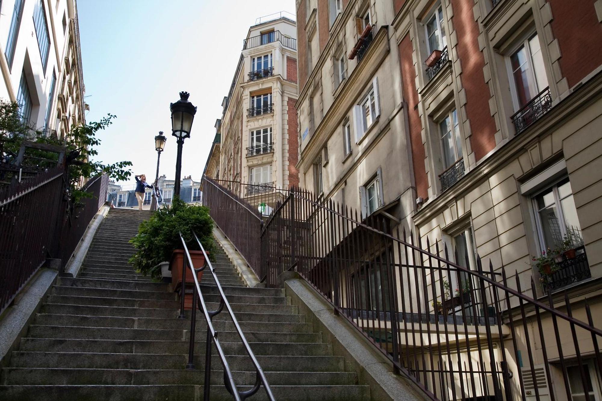 Ferienwohnung Duplex De Charme Au Coeur De Montmartre Paris Exterior foto
